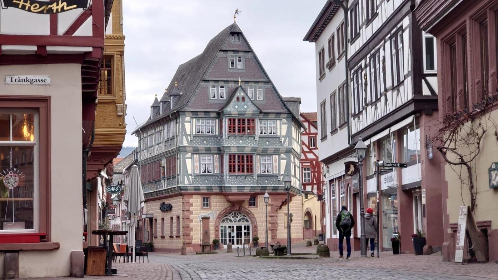 Hotel Zum Riesen - Aelteste Fuerstenherberge Deutschlands Miltenberg Exterior photo